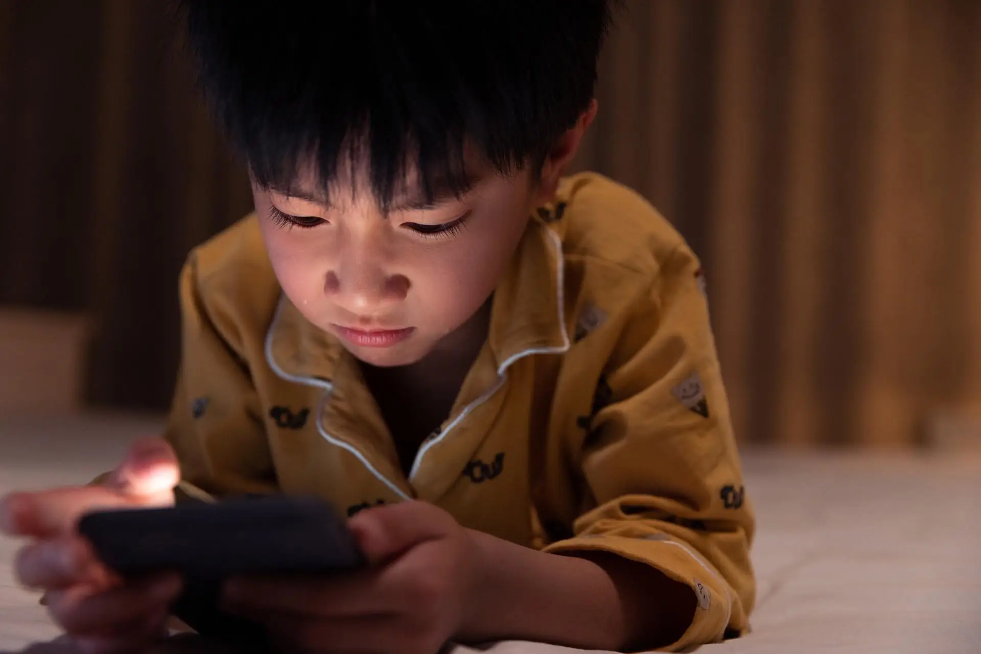 小学生沉迷手机游戏_二年级沉迷手机游戏怎么办_小学生沉迷游戏