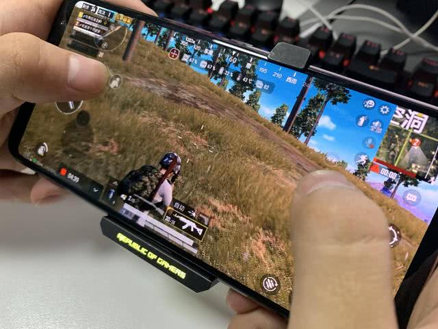 rog游戏手机5视频_rog 2游戏手机的视频_视频手机游戏如何发链接给好友
