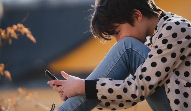 孩子迷上手游怎么办_小孩入迷手机游戏怎么办_11岁小孩迷上手机游戏