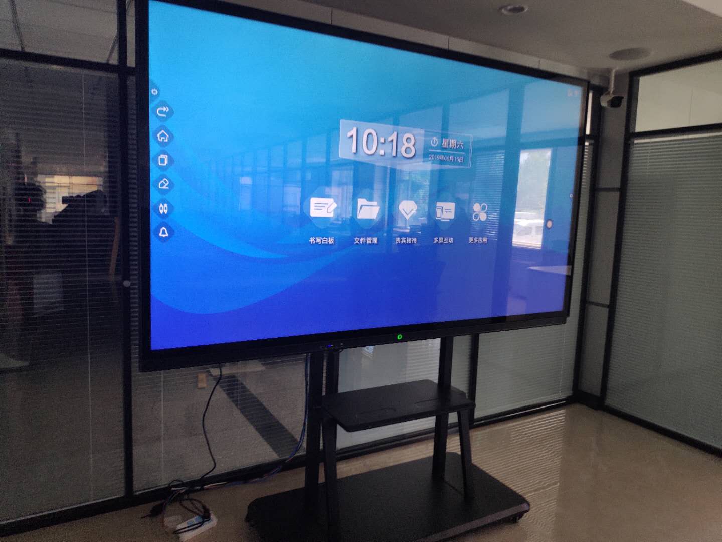 100寸大屏手机玩游戏_大屏幕手机游戏_大屏手机玩游戏真别扭