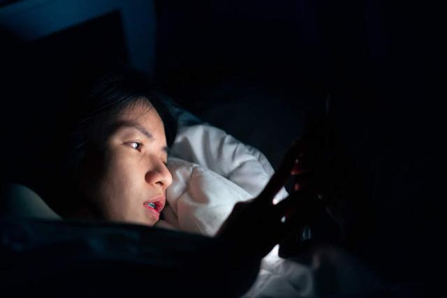 打游戏手机ic_打手机游戏赚钱犯法吗_打手机游戏的危害