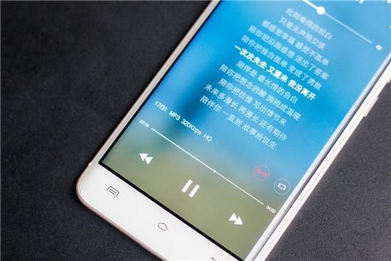 边放歌边打游戏对手机好吗-边听音乐边玩游戏，手机真的受得了吗