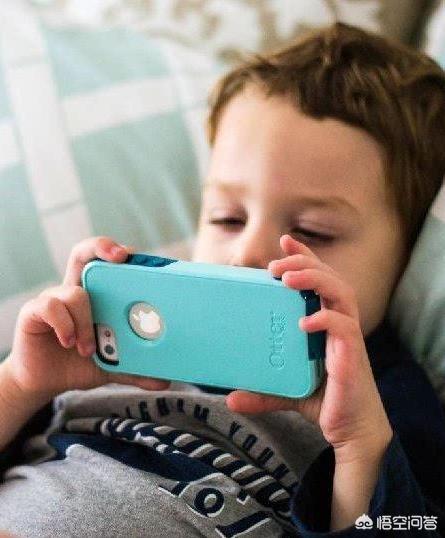 沉迷小孩玩手机游戏怎么教育_孩子沉迷手机游戏_3岁小孩玩游戏不沉迷手机