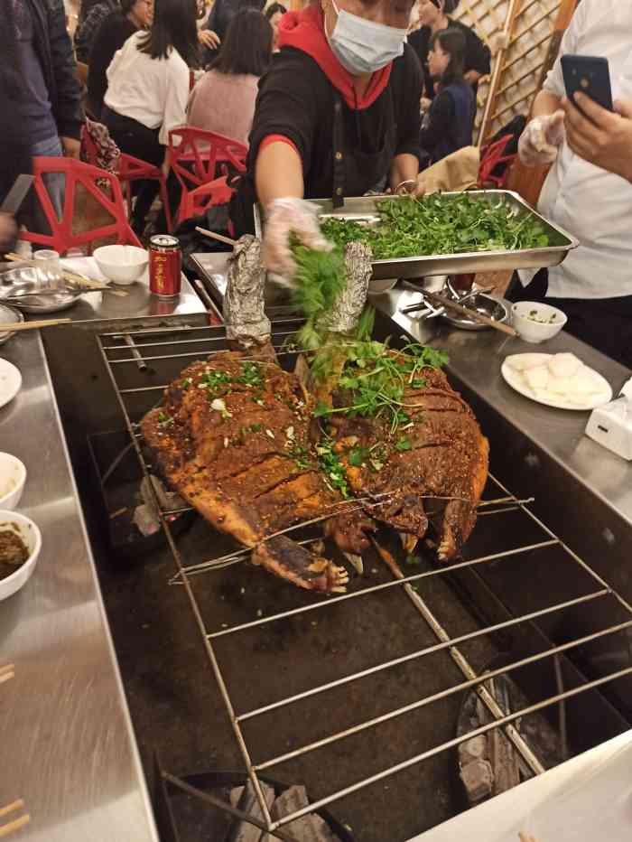灰太狼烤羊_灰太狼烤羊_灰太狼烤羊