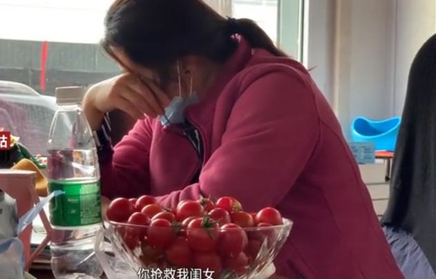 少年玩手机游戏的危害_少年玩打手机游戏的危害_13岁少年玩手机打游戏