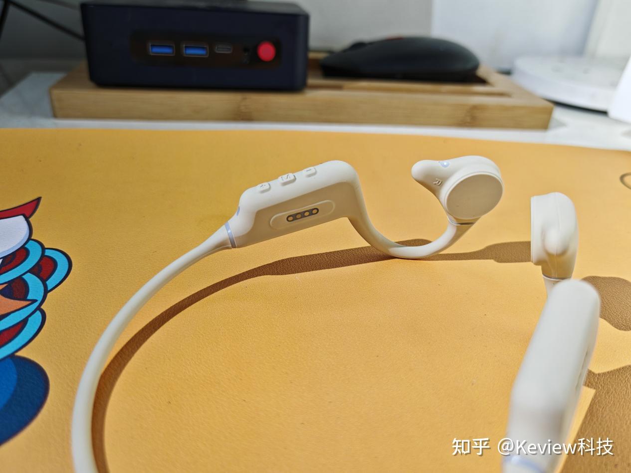 蓝牙耳机没电了还能连接吗_蓝牙耳机能连上电脑连不上手机_连蓝牙耳机还能插耳机吗