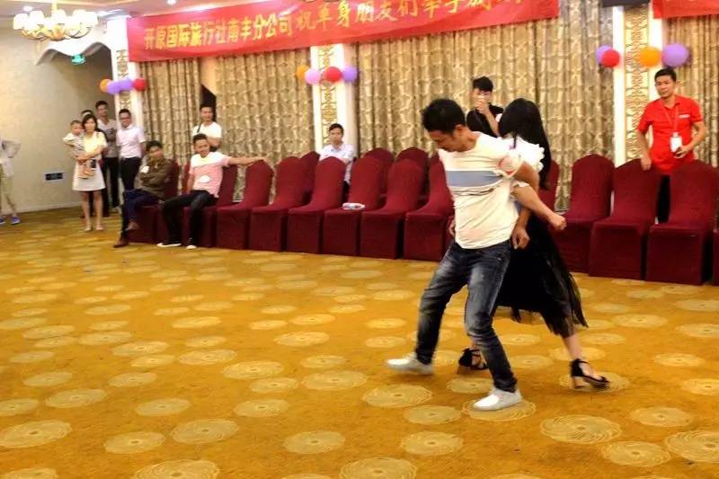 互相玩游戏_跟对象手机上玩互动游戏_玩互动游戏的好处的优美句子