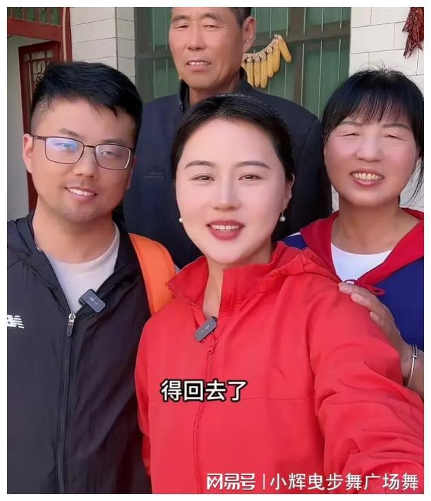 大巴车拍手游戏_大巴拍照手机游戏_大巴车拍照创意造型