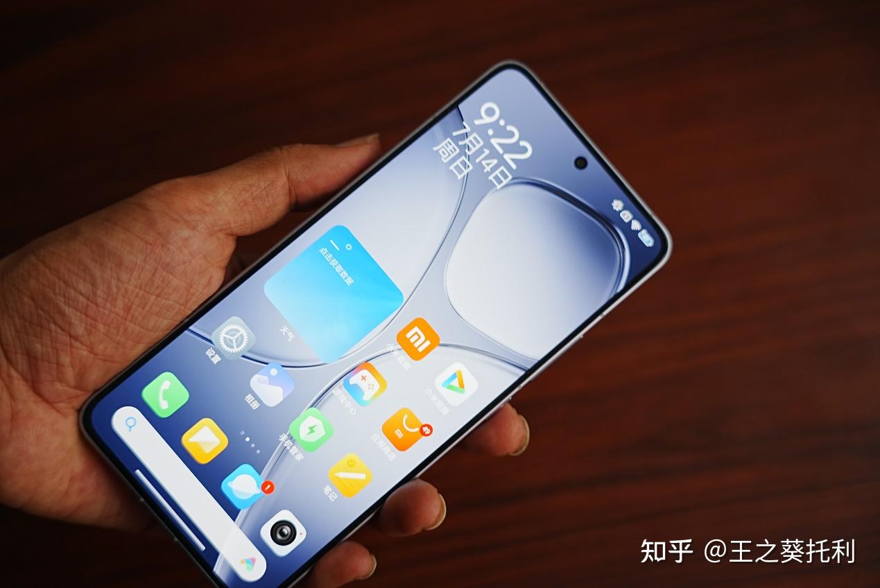 顶级性能游戏手机：顺畅如开挂，酷炫似机皇