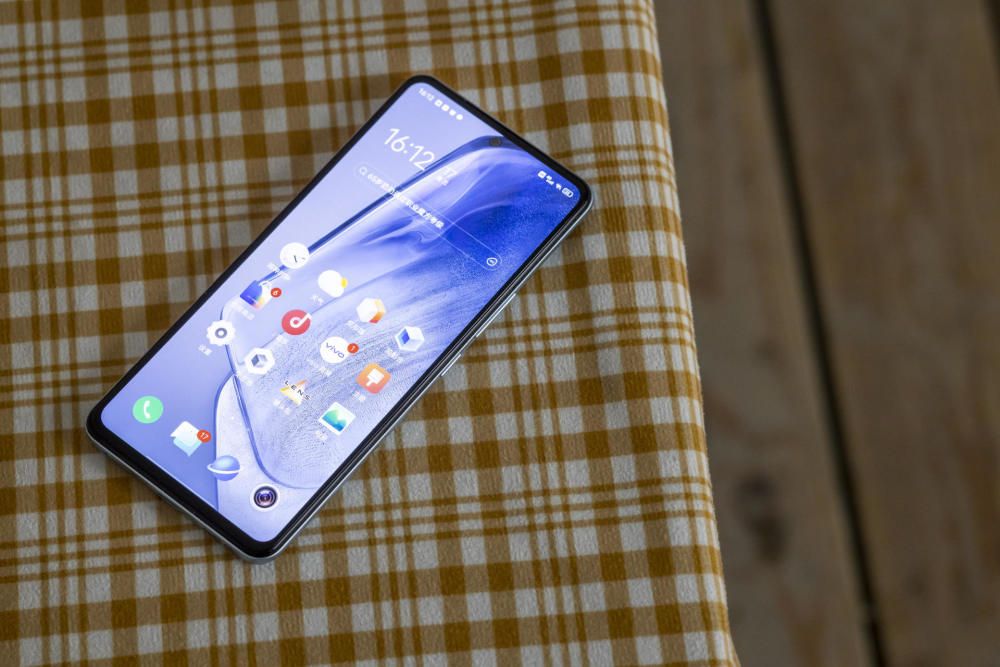 vivo ipoo游戏手机-iQOO：游戏迷的终极选择，性能