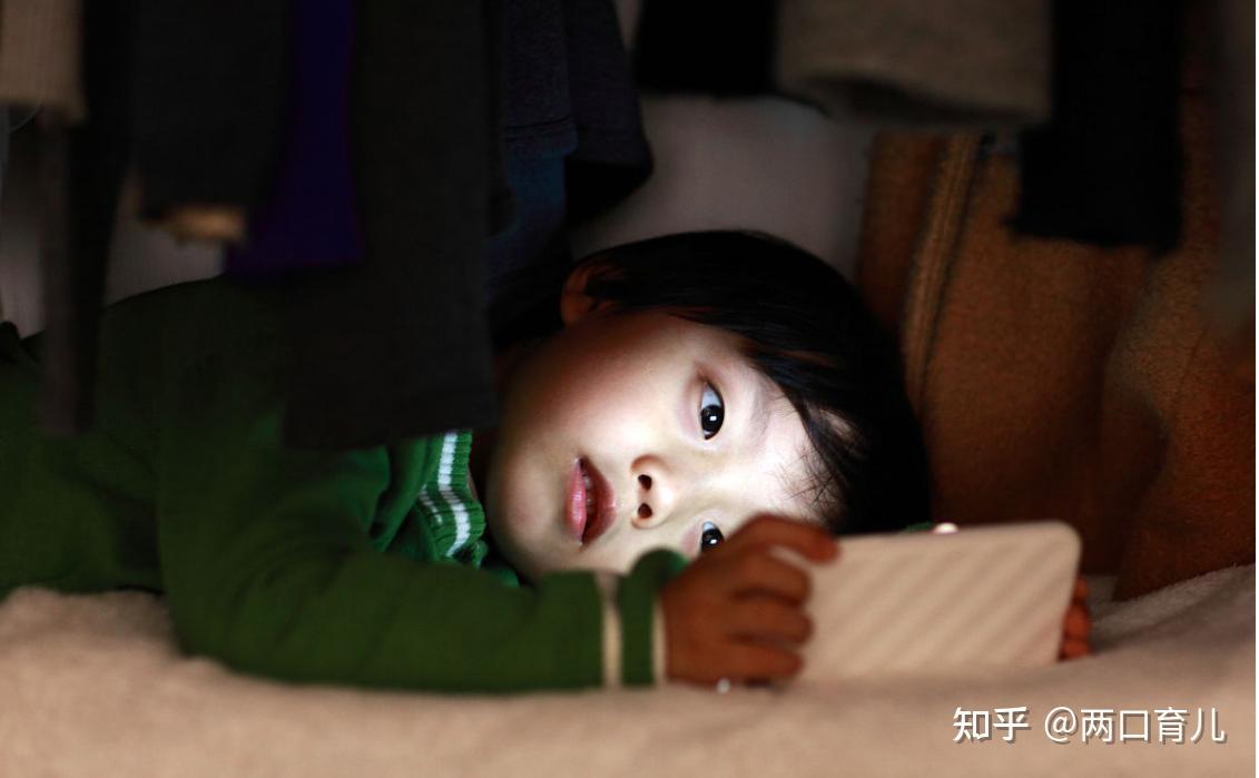 女生用游戏手机_12岁女生玩手机游戏视频_女孩子玩手机游戏