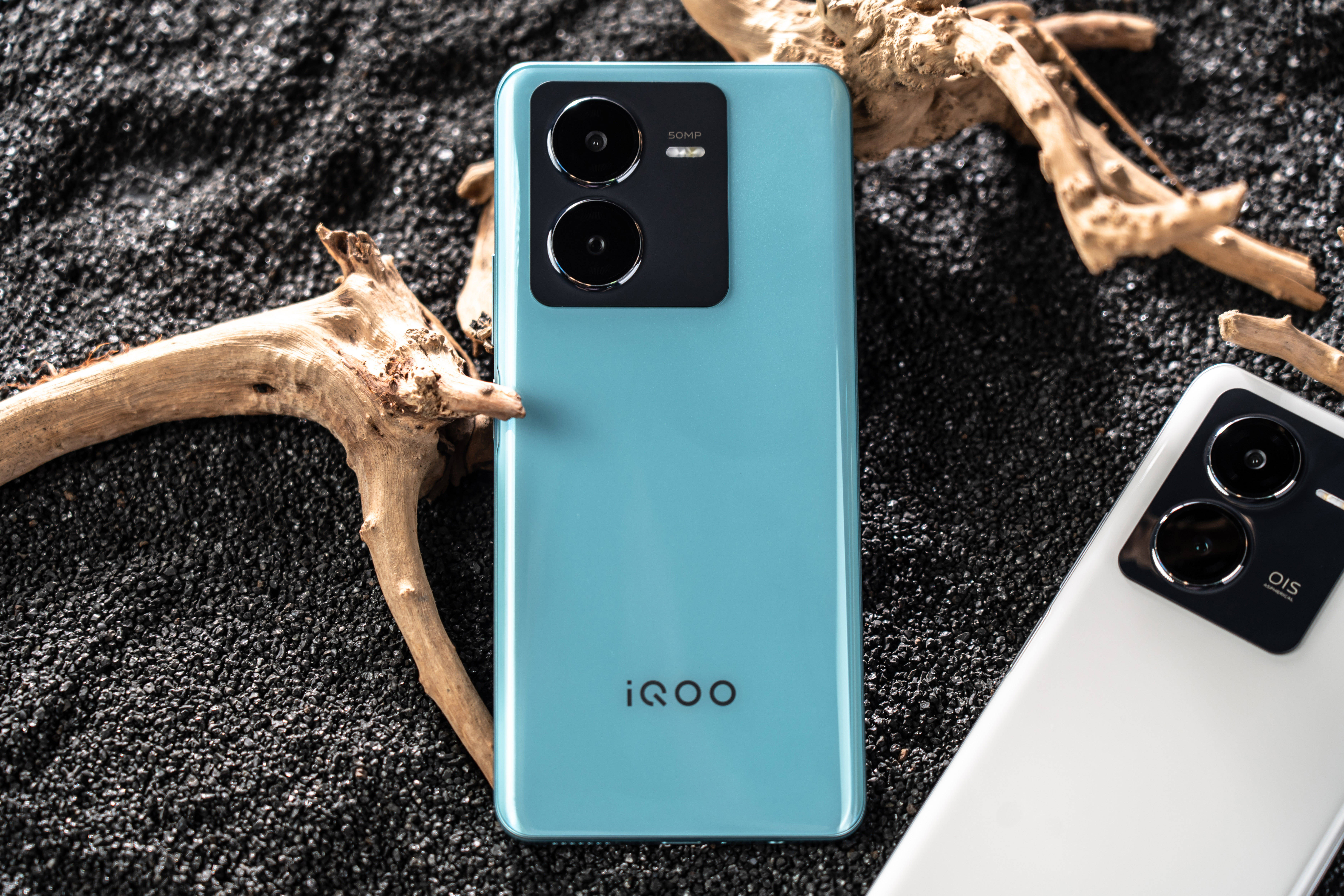 iqoo8打游戏发热怎么样_iqoo7玩游戏发烧烫人_iqoo8手机打游戏发热