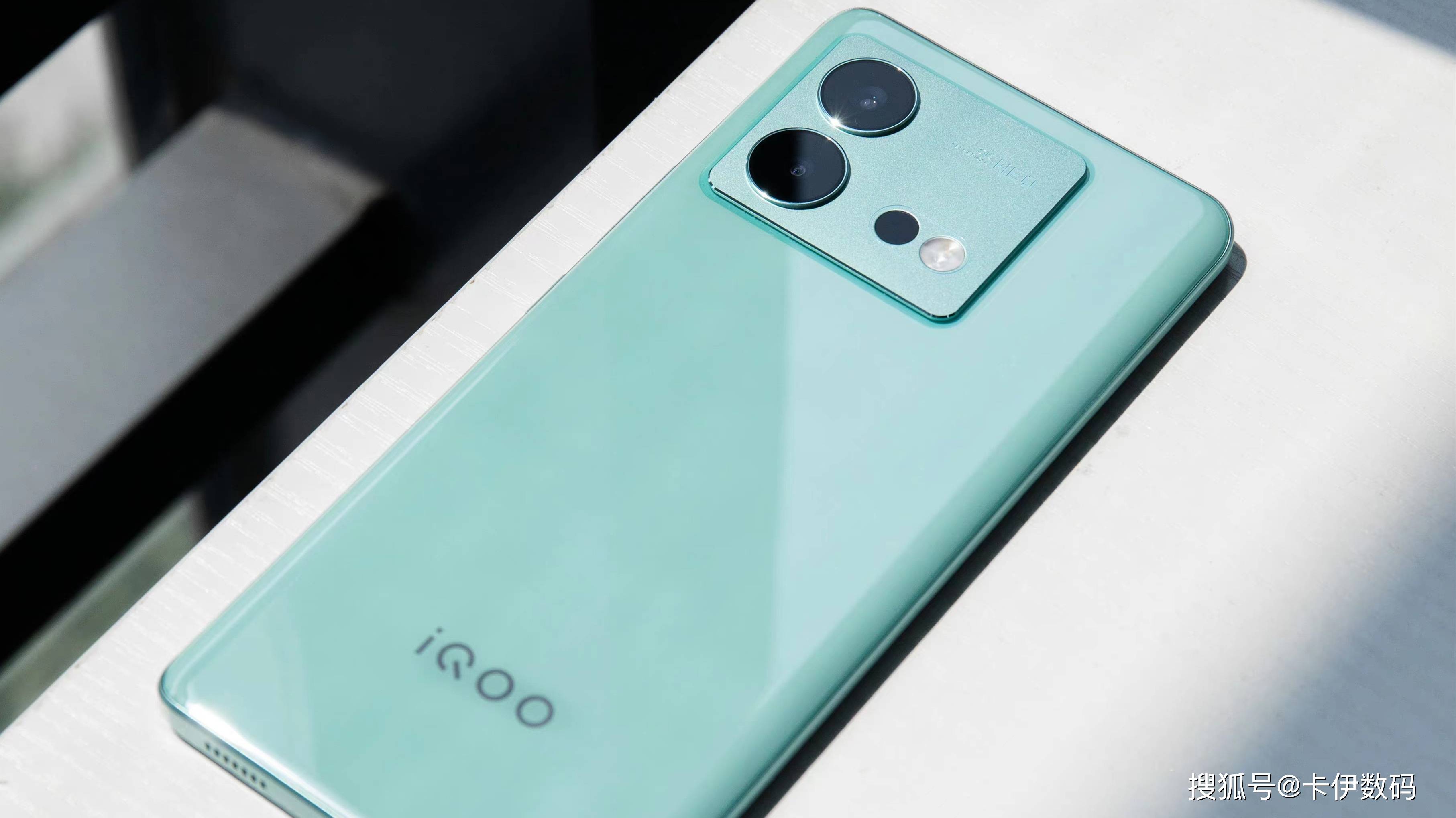 iqoo8打游戏发热怎么样_iqoo8手机打游戏发热_iqoo7玩游戏发烧烫人