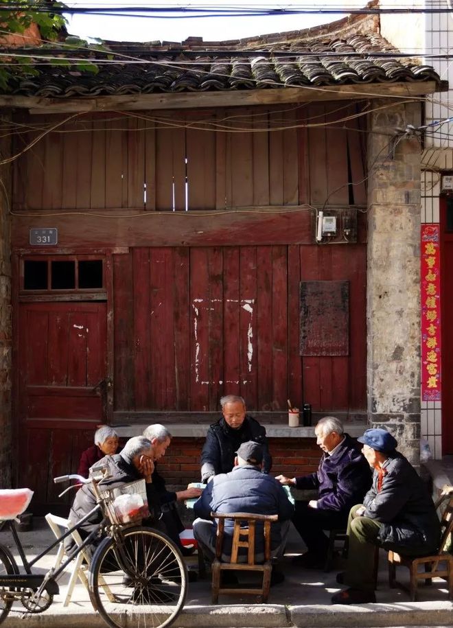 老而弥坚是什么意思_老二_老e