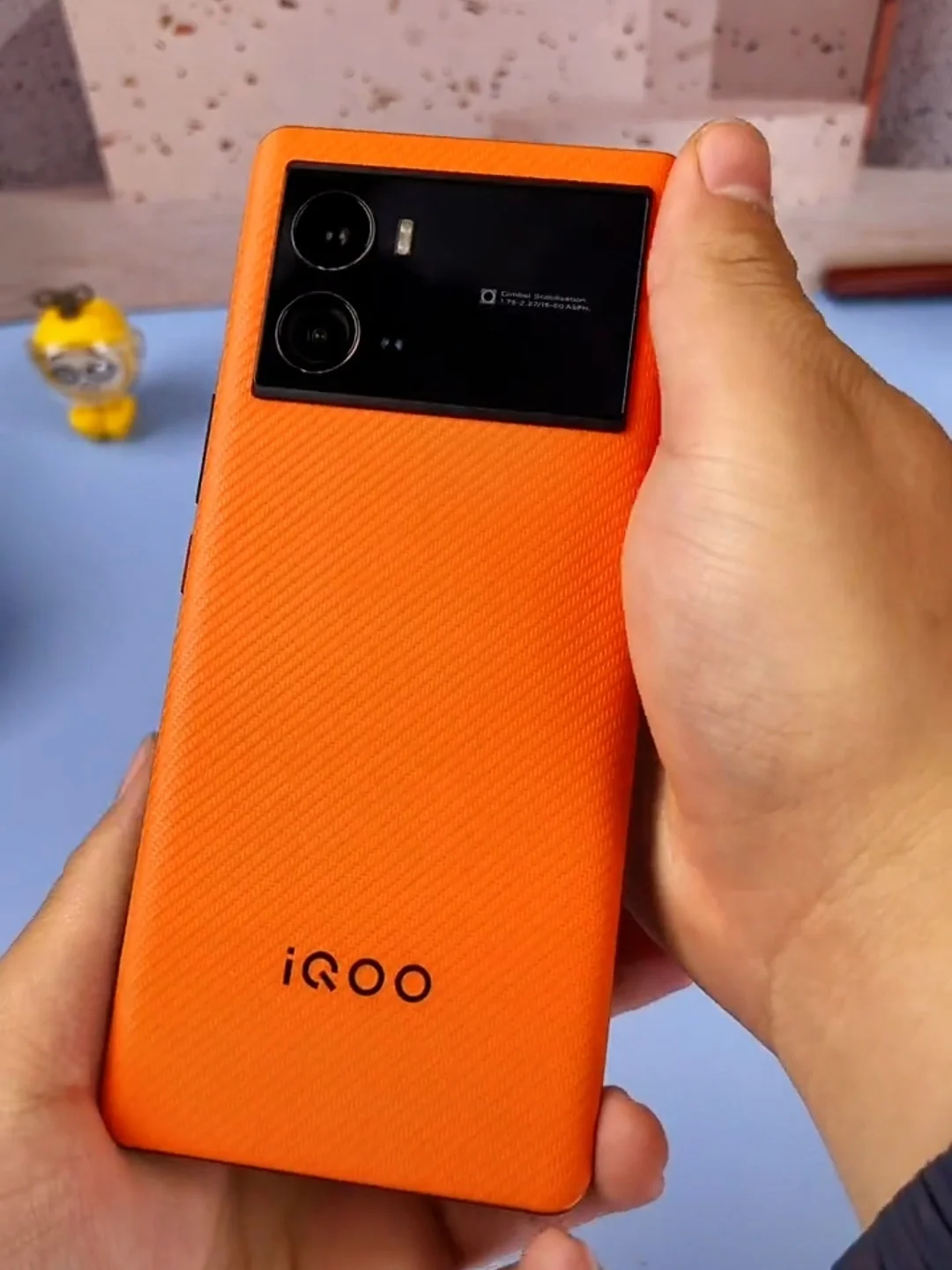 iqoo8和iqoo9哪个值得入手_入手值得手机_iqoo9值得入手吗