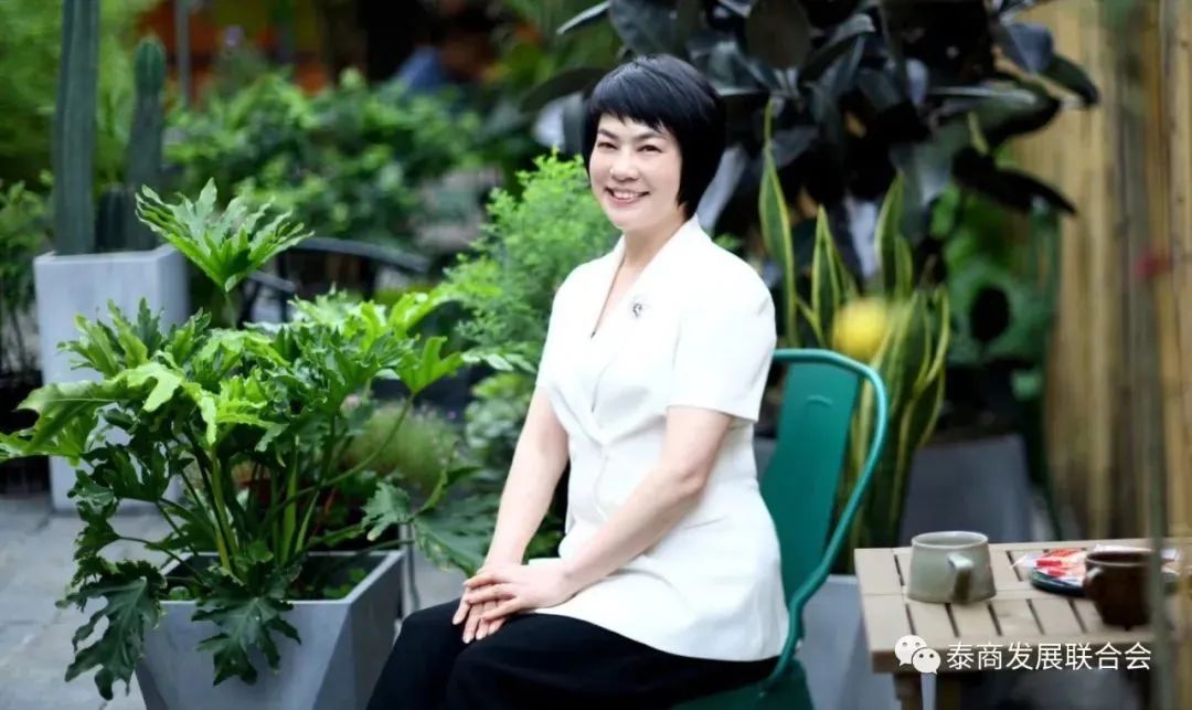 妇女抗击疫情宣传_2020三八妇女节结合疫情标语_妇女疫情暖心